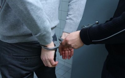 19-latek zatrzymany za kradzie samochodw i narkotyki