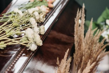 Jakie kwiaty powinny znaleźć się w wiązance na pogrzeb?