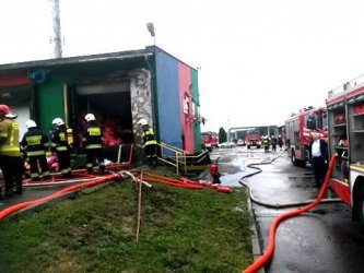 Pożar spalarni odpadów w Bełchatowie. Dwie osoby ranne