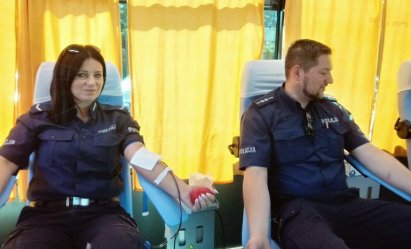 Policjanci z Wolborza oddali krew dla Kacpra