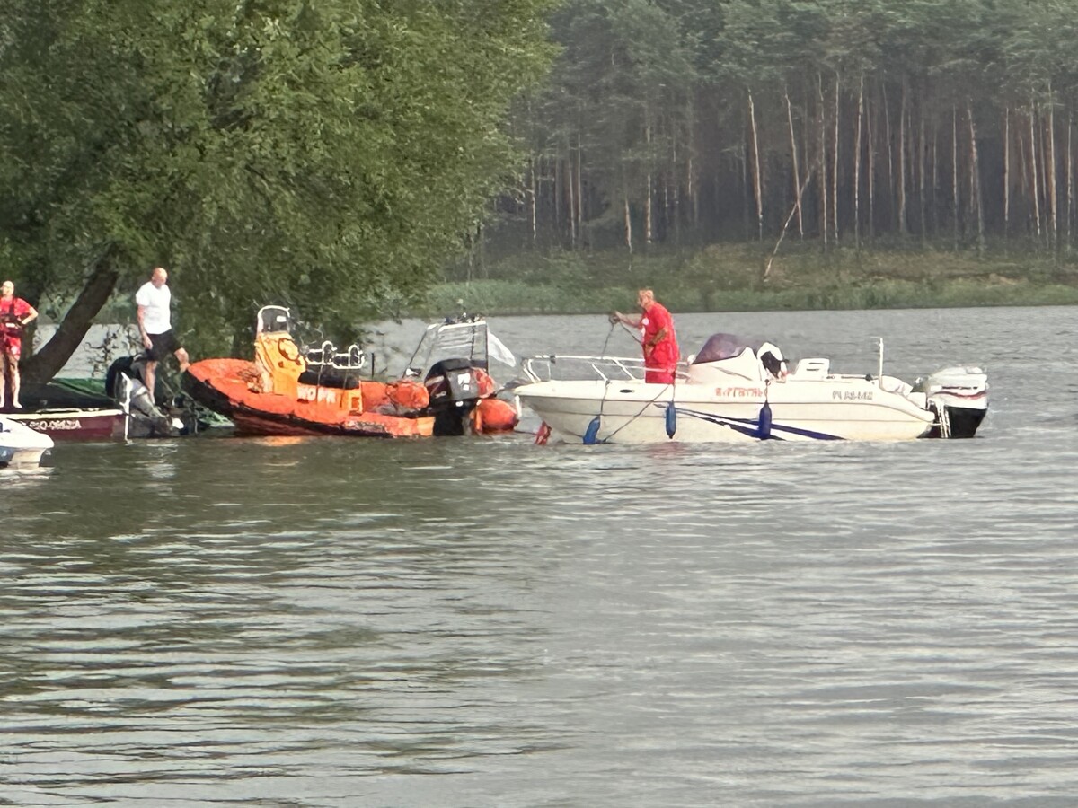 Przewrócona łódź Na Zalewie Sulejowskim Groźne Zdarzenie W Gminie Sulejów Epiotrkowpl 5192