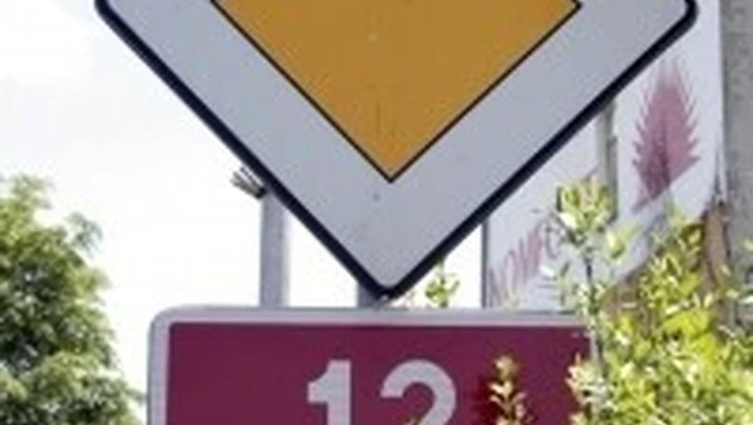 Piotrków: Drogi krajowe w mieście w końcu oznakowane!