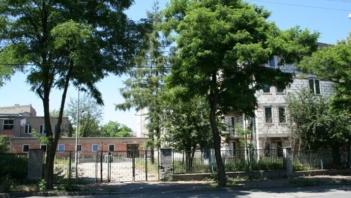 Batorego 10: Pierwszy przetarg jesienią