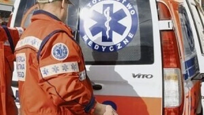 Karetki zwolnią, jadąc do pacjenta?