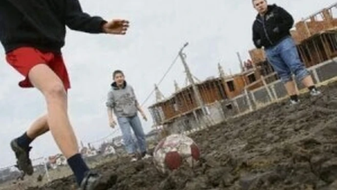 Miało być w mieście boisko, zostanie klepisko