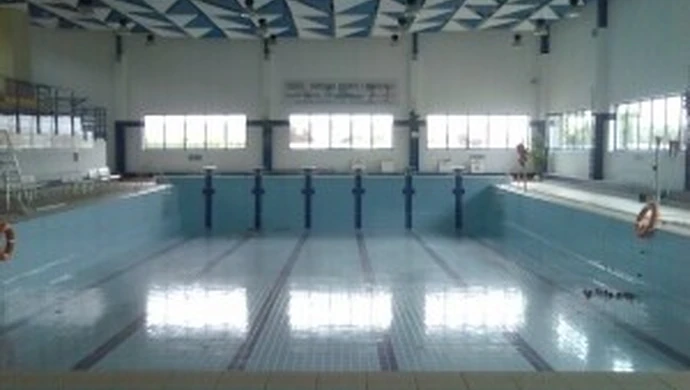 Kryta pływalnia: Nie ma zagrożenia katastrofą