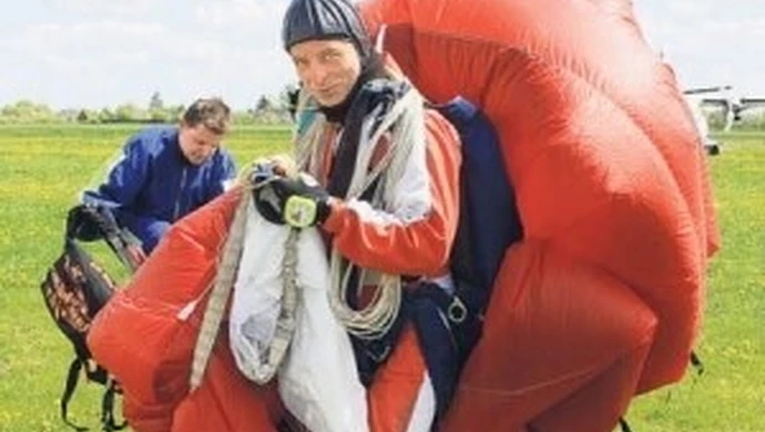 Niepewny los piotrkowskiej strefy zrzutu