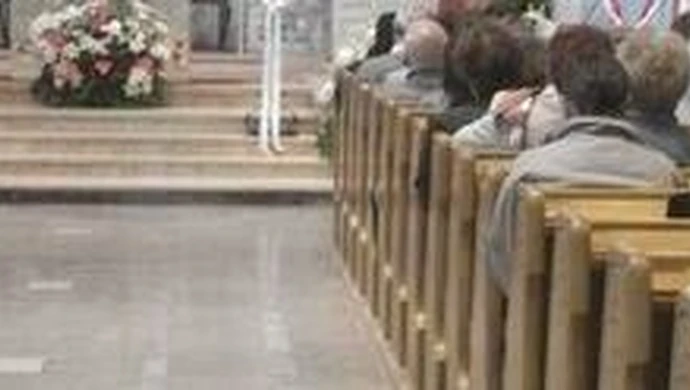 Nie tylko tacą Kościół żyje