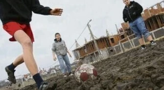 Miało być w mieście boisko, zostanie klepisko