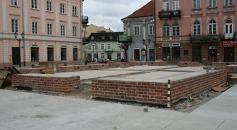 Piotrków: Murek do "wynajęcia"?