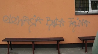 Wandale zapłacą za ''fajną elewację''