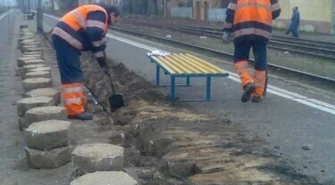 Piotrków: Wymiana oświetlenia na dworcu PKP