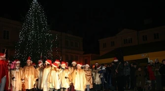 Piotrków: Pierwsza Wigilia w Rynku przyciągneła tłumy