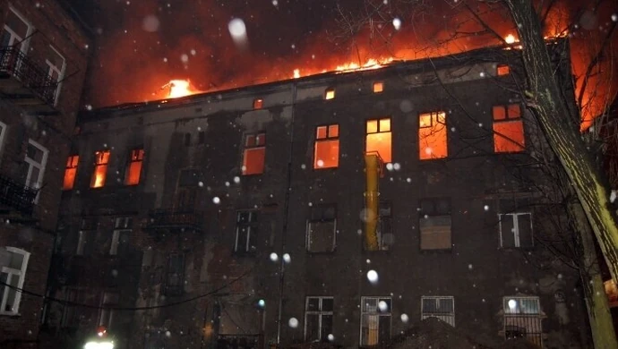 Piotrków: Pożar kamienicy przy Wojska Polskiego