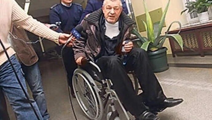 Piotrków: Łyżwiński w sądzie na wózku 