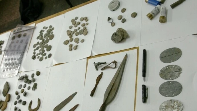 Okradał i niszczył stanowiska archeologiczne