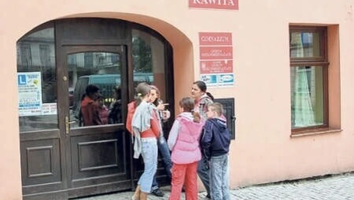 Śledczy zapuka do Rawity 