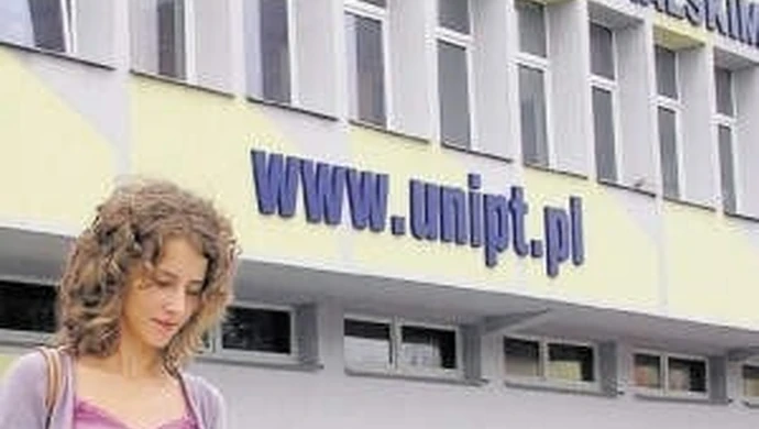 Piotrków: Rekrutacja na Uniwersytet idzie opornie
