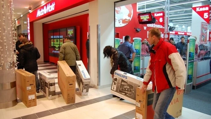 Piotrków: Tłumy przed Media Markt