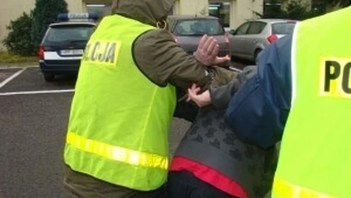 Piotrków: Zatrzymani za zmuszanie do prostytucji