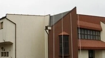 Dach hali był od dawna dziurawy