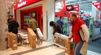 Piotrków: Tłumy przed Media Markt