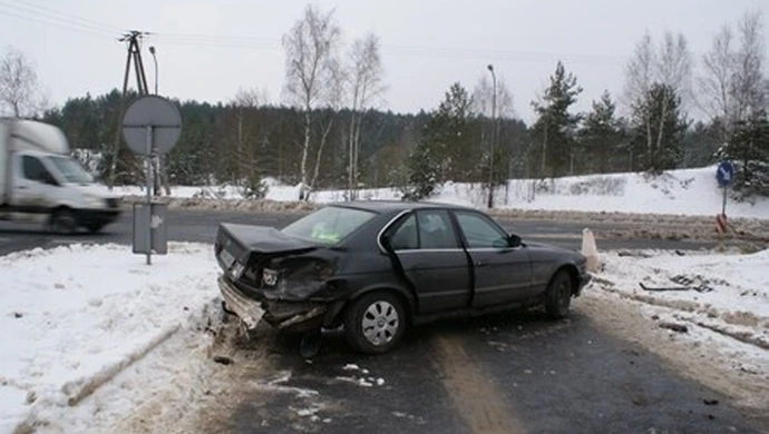 Wypadek: Troje pasażerów BMW w szpitalu