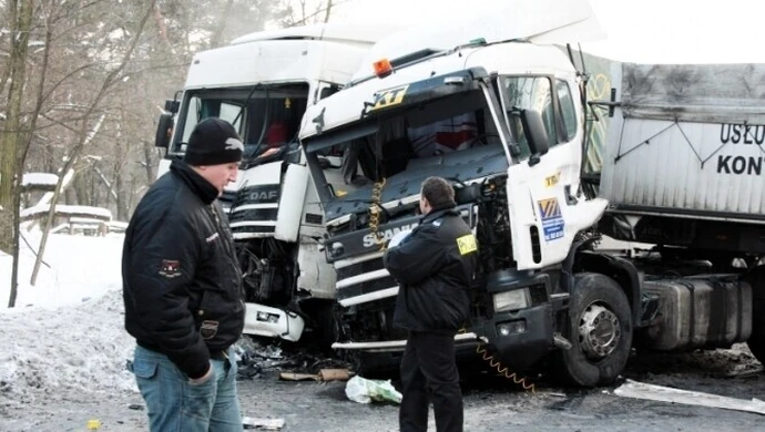 Piotrków: Wypadek ciężarówek na Rakowskiej 