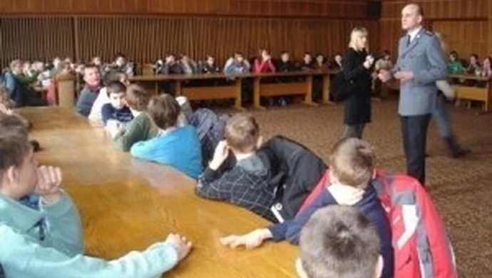 Bezpieczne ferie z piotrkowską policją