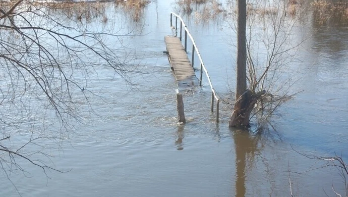 Nadal trwa stan alarmowy na Pilicy i Luciąży