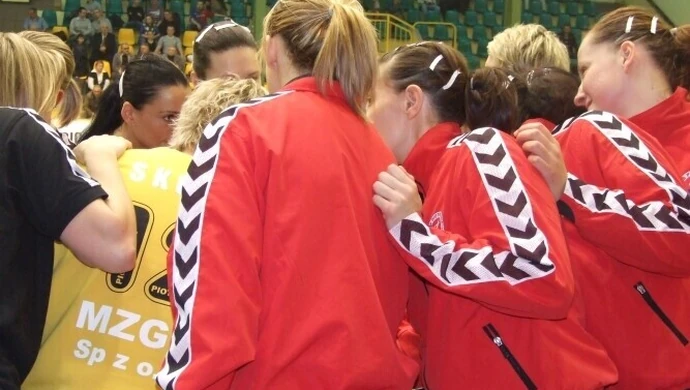 Prezes Piotrcovii odchodzi, ale rozmawia z zawodniczkami