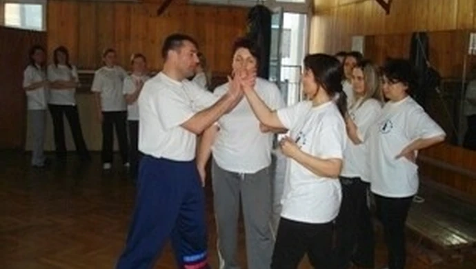 Zostań bezpieczną kobietą – policja zaprasza 