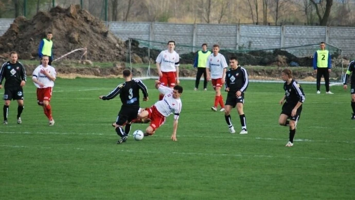 Porażka Concordii w dalekich Stróżach. III liga coraz bliżej