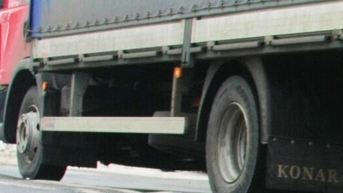 Gorzkowice: TIR-y rozjeżdżają gminę