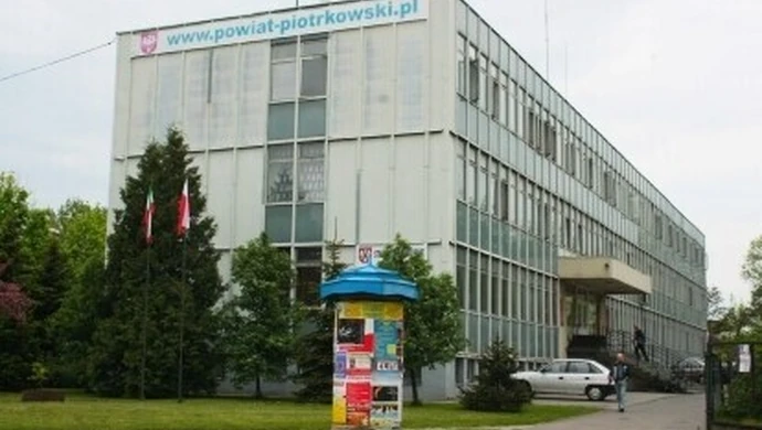 Starosta na zagrodzie równy wojewodzie?