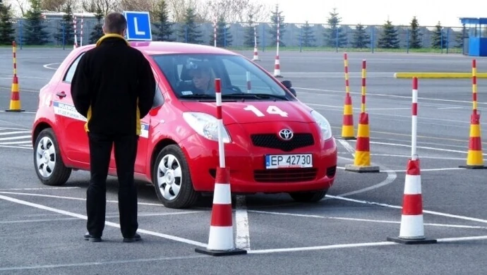 Chętnych brak, trzeba zwalniać egzaminatorów