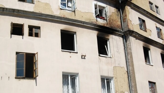 Groźny pożar na Roosevelta – na szczęście bez ofiar 