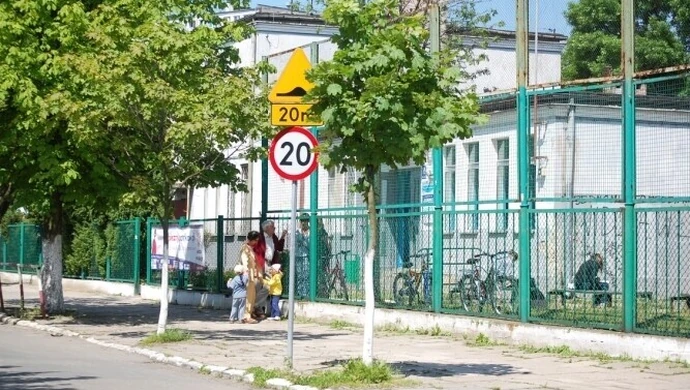 Piotrków: Do szatni… tylko w gumowcach