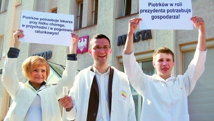 Koniec władzy lekarzy – happening przed UM