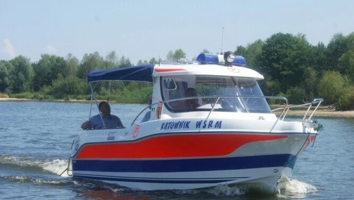 Karetka wodna na Zalewie Sulejowskim
