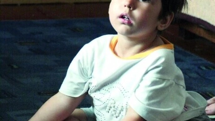 Z chorą córką mieszka w ruinie