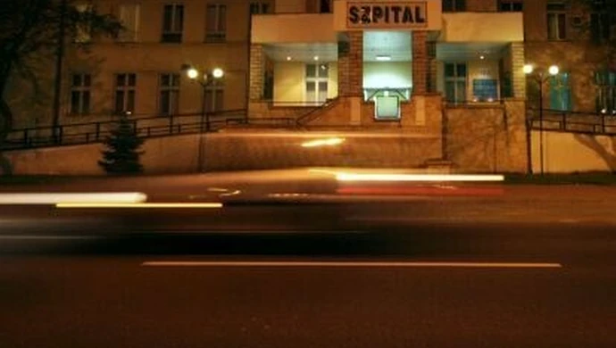 Ryk silników paraliżuje szpital