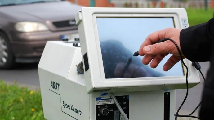 Komu służą fotoradary w piotrkowskiej gminie? 