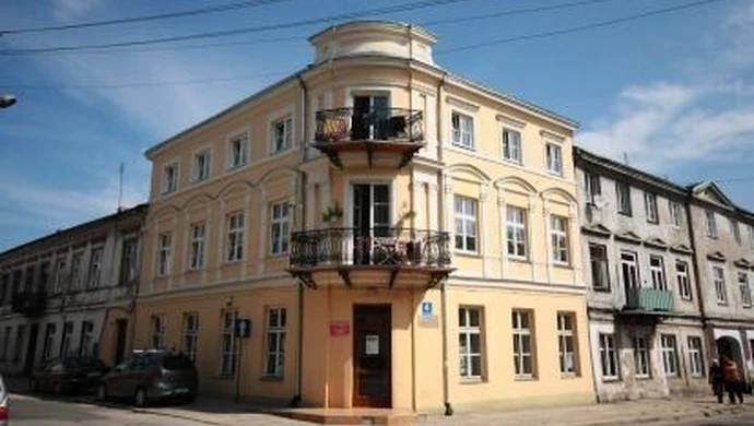 Wali się mimo remontu