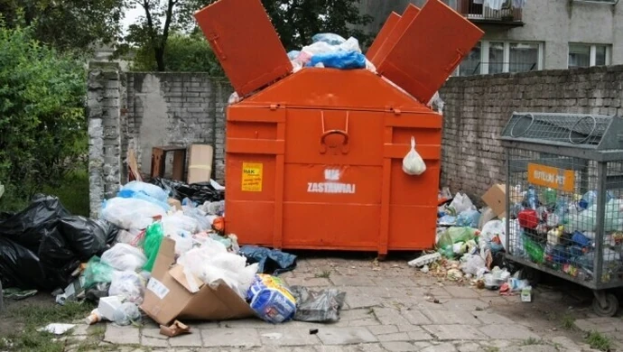 Śmietnik na Wyzwolenia &#8211; kiepska wizytówka