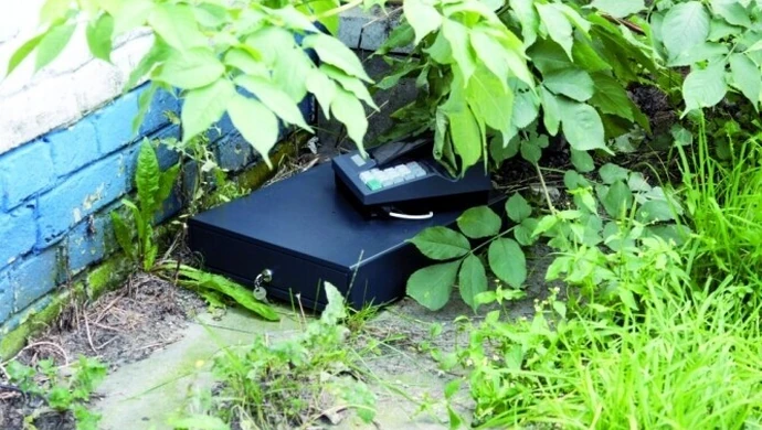 Piotrków: Zuchwała kradzież kasy w spożywczym