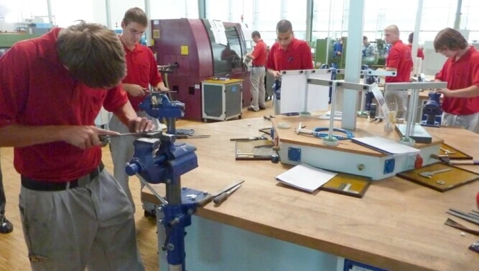 Haering kształci po europejsku