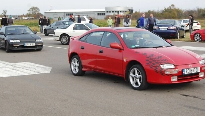 Piotrków. Zlot miłośników Mazdy