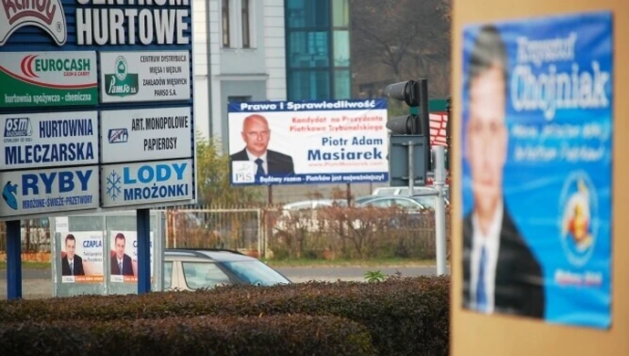 Walka na plakaty – kto pierwszy ten lepszy