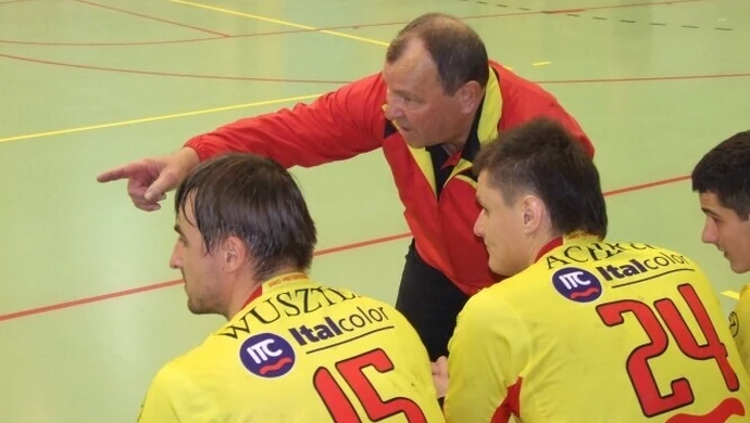 E. Strząbała nie jest już trenerem Piotrkowianina